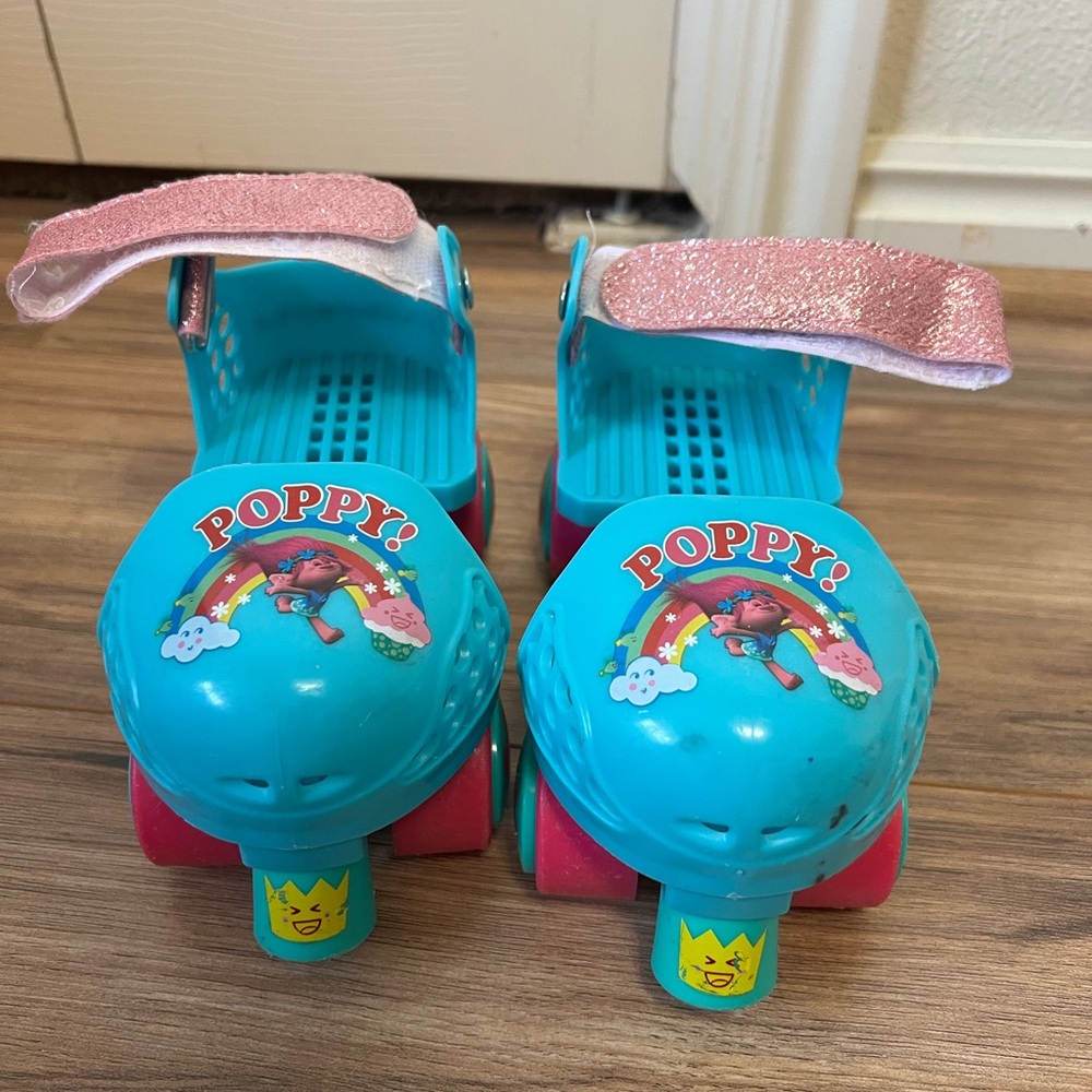 Adjustable little kid’s roller skates
